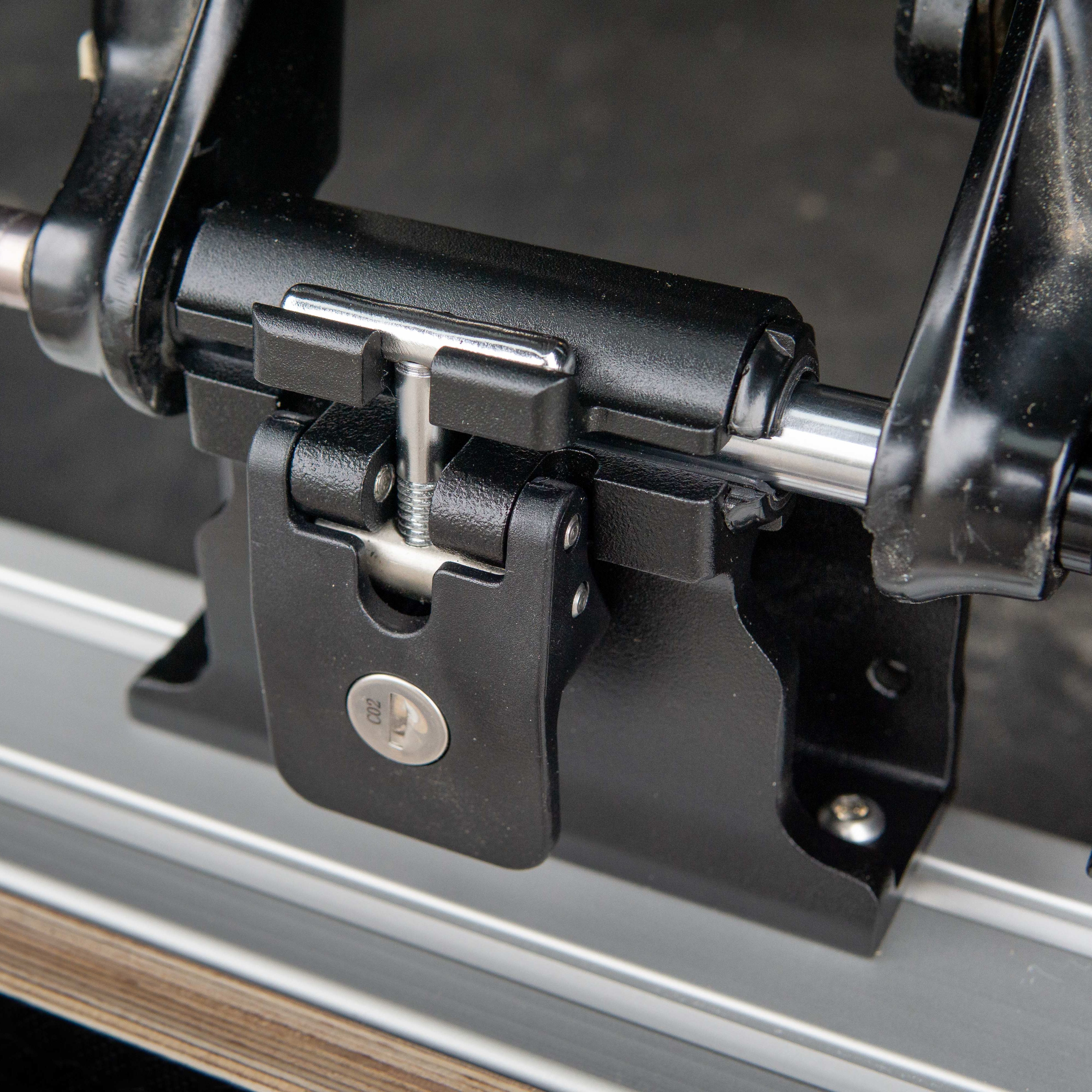 Locking thru axle fork mount shown on aluminium channel