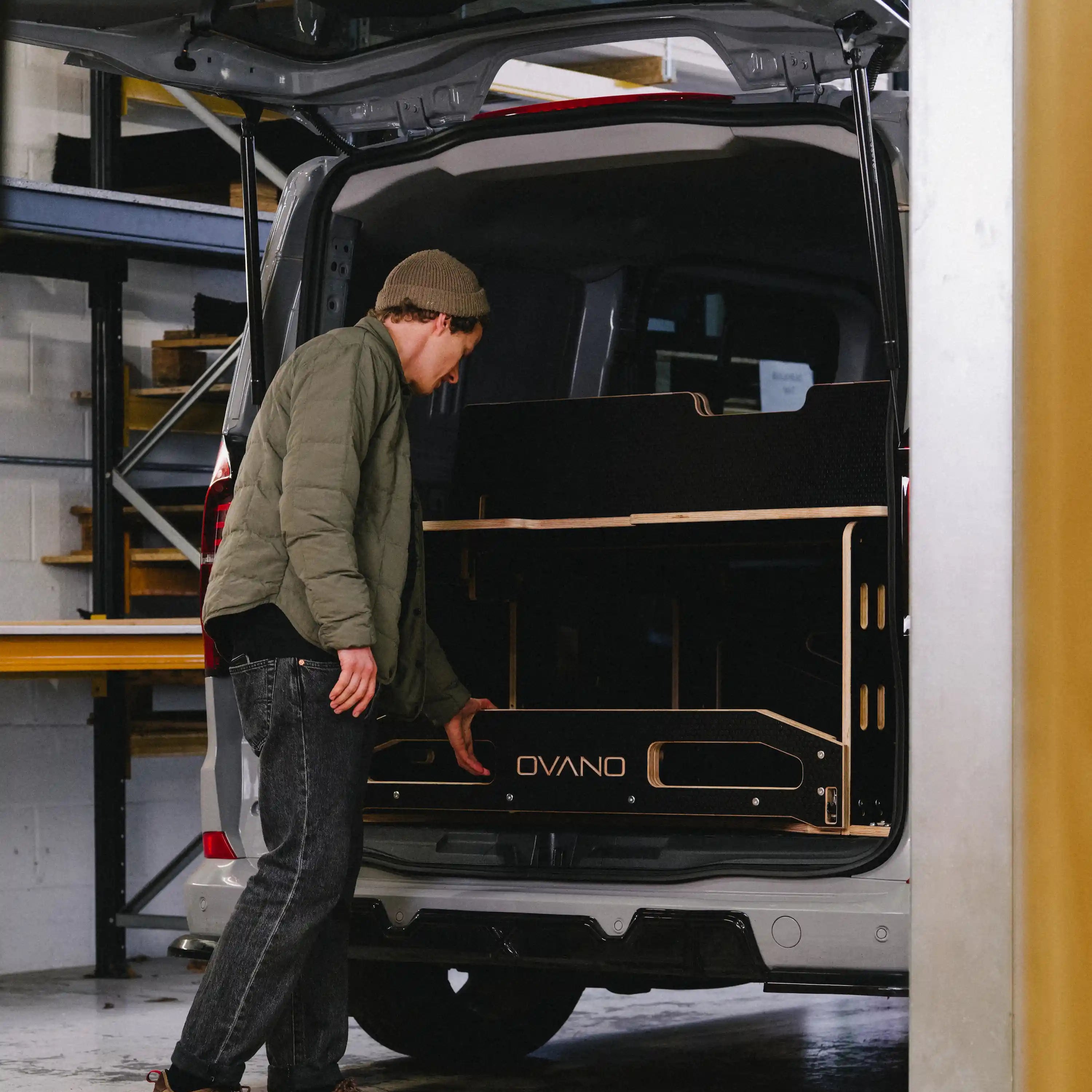 An Ovano drawer unit being operated one handed in Transit Custom.