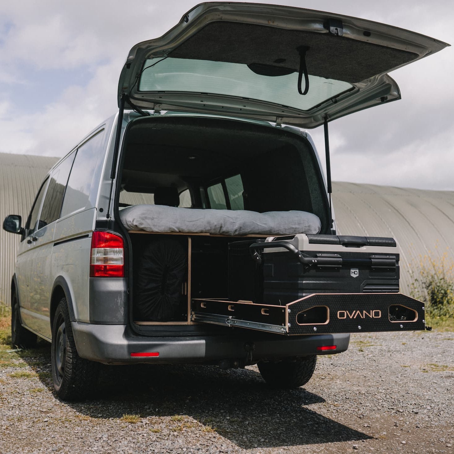 ovano switch narrow with drawer and tailgate open