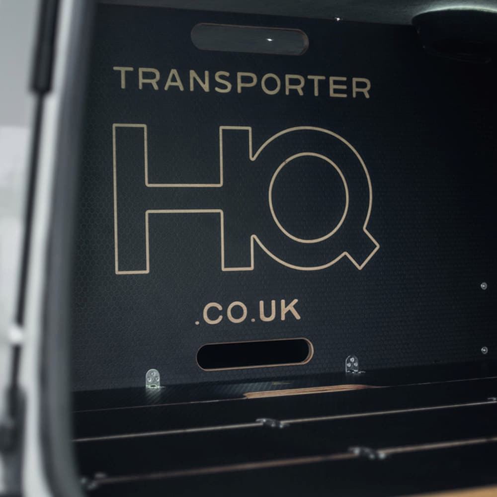 Ovano bulkhead with engraved THQ logo CNC'd in